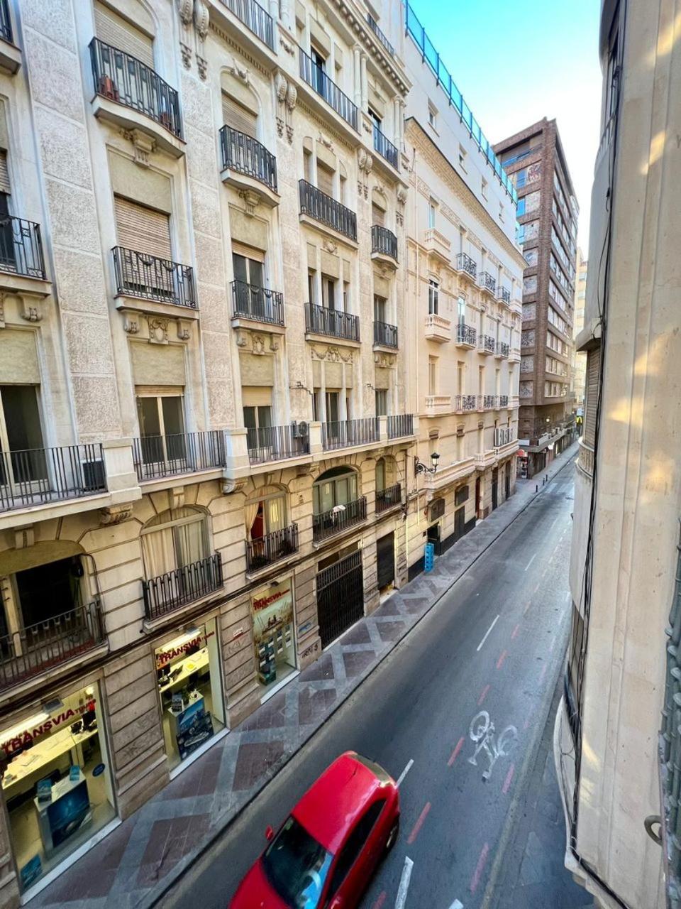 Hostal Milan Alicante Exterior photo The building's facade