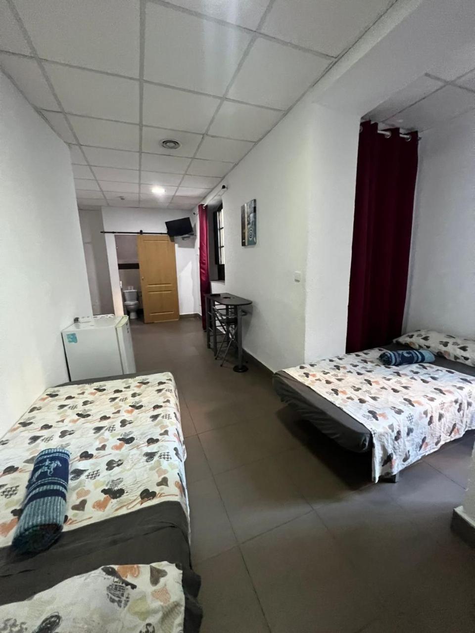 Hostal Milan Alicante Exterior photo