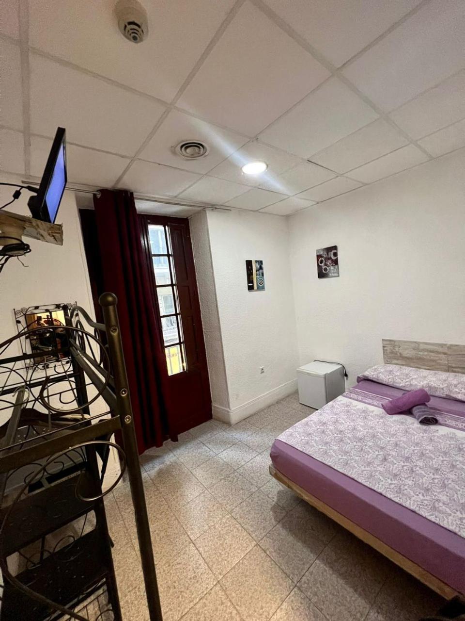 Hostal Milan Alicante Exterior photo